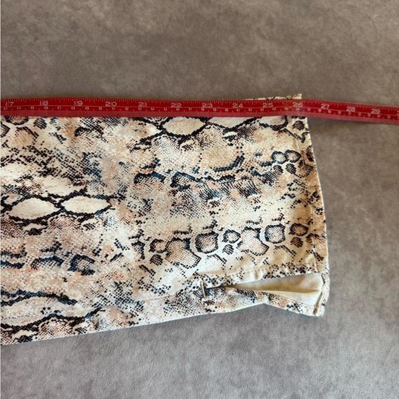 7 For All Mankind Snake Print Ankle Straight Jeans - Beige and Black - Picture 7 of 7